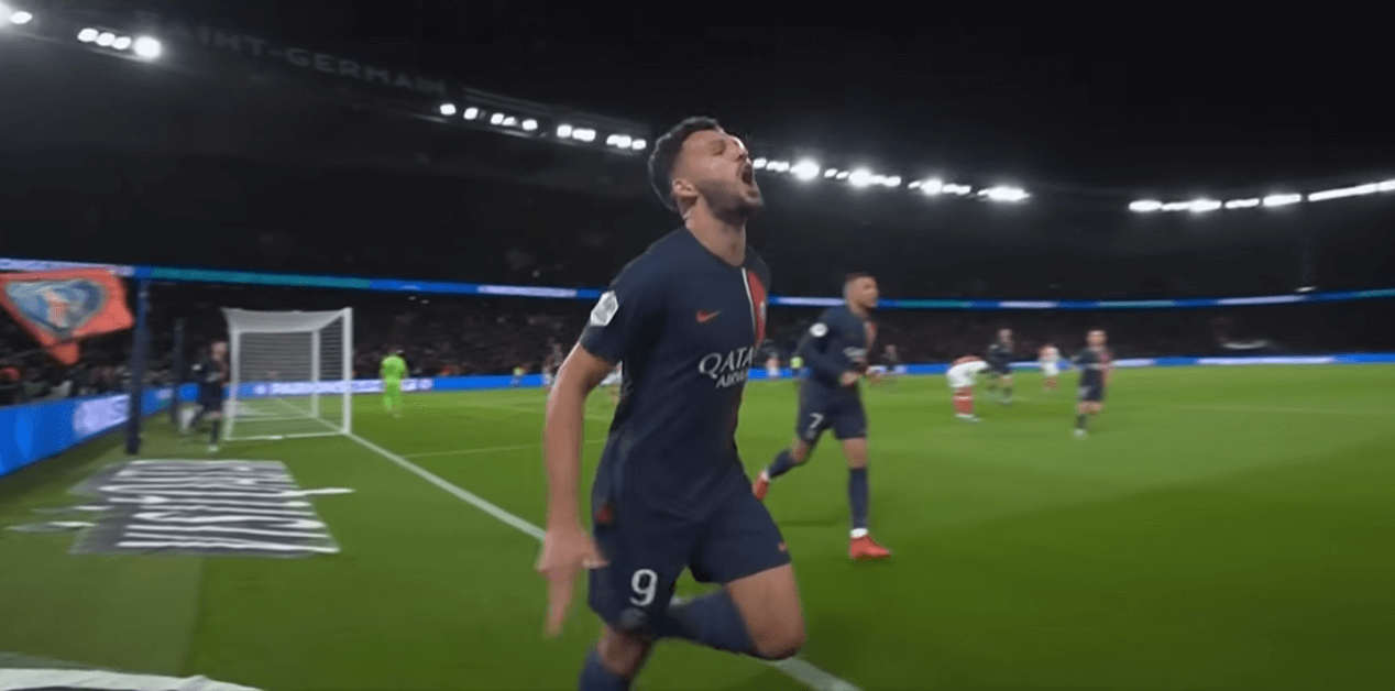 골 넣고 기뻐하는 무아니 선수