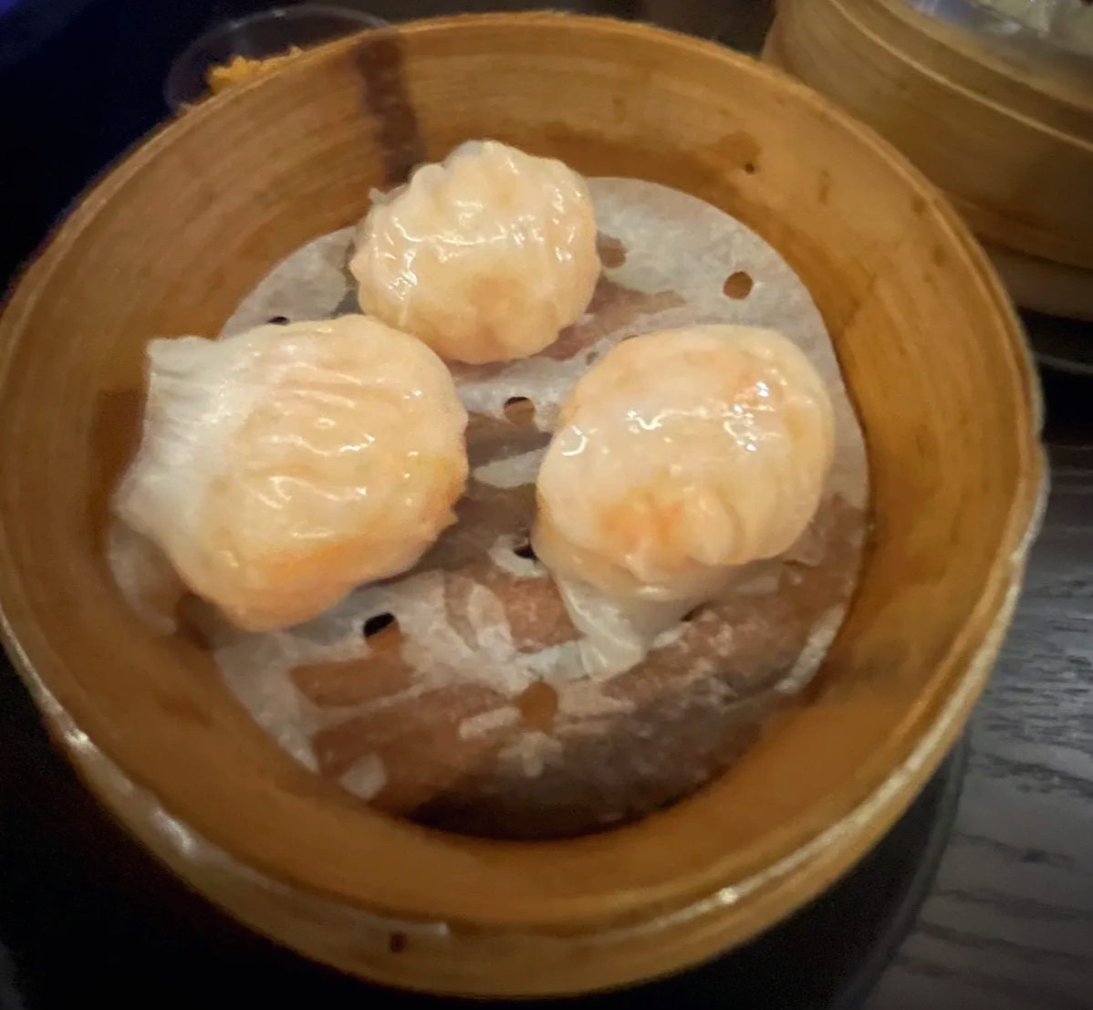 골드피쉬얌차하우스-메뉴-새우딤섬-네조각