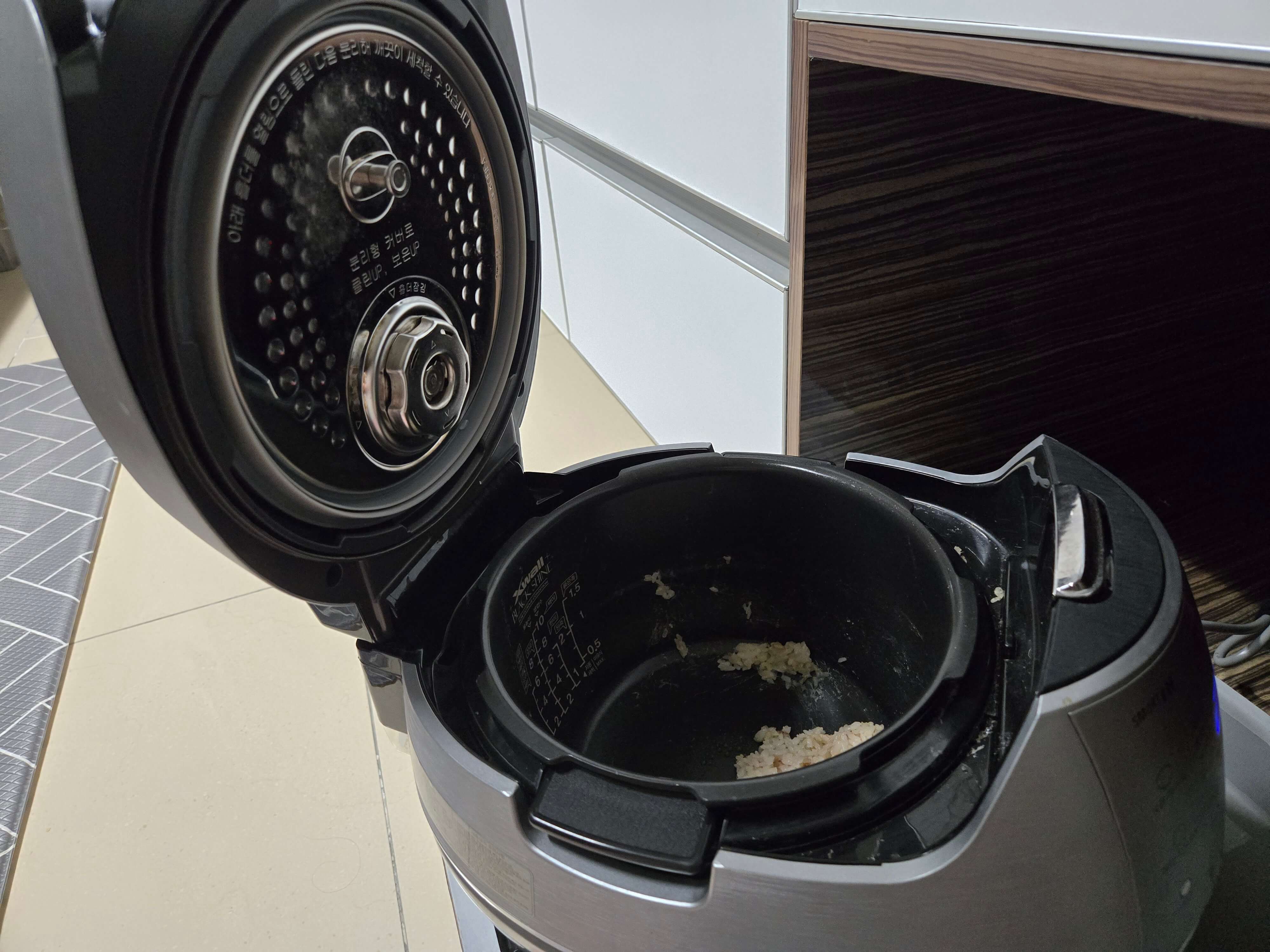 전기 밥솥 사진