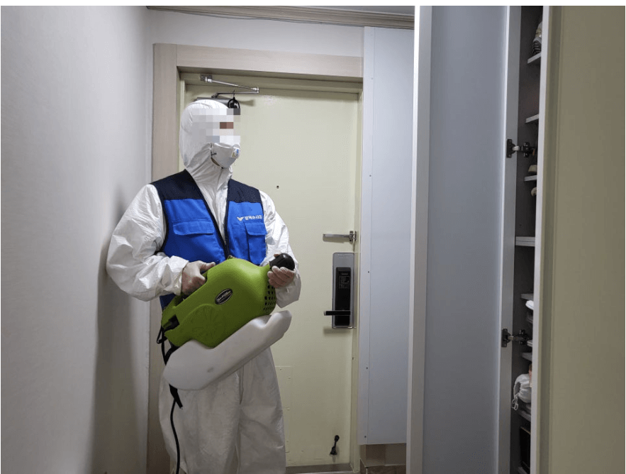 바퀴벌레 완벽 퇴치방법&amp;#44;바퀴벌레 퇴치&amp;#44; 바퀴벌레 방역&amp;#44; 바퀴벌레 유입경로&amp;#44; 음식물쓰레기&amp;#44;바퀴벌레 유입경로창문 틈&amp;#44; 바퀴벌레 유입경로 문틈&amp;#44; 바퀴벌레 유입경로 이웃집&amp;#44;바퀴벌레유입경로 택배상자&amp;#44;음식물쓰레기버리기&amp;#44;물기제거&amp;#44;틈새막기&amp;#44;바퀴벌레 살충제&amp;#44; 바퀴벌레 덫&amp;#44; 바퀴벌레 천연 퇴치제 계피&amp;#44;바퀴벌레 천연 퇴치제 붕산&amp;#44;바퀴벌레 천연 퇴치제 오렌지 레몬껍질&amp;#44;바퀴벌레 천연 퇴치제 로즈마리&amp;#44;바퀴벌레 천연 퇴치제 페퍼민트&amp;#44;바퀴벌레 천연 퇴치제 라벤더&amp;#44;바퀴벌레 방역업체&amp;#44;바퀴벌레 퇴치 배수구트랩&amp;#44;바퀴벌레 퇴치 뜨거운 물 붓기&amp;#44; 바퀴벌레 퇴치 방충망설치&amp;#44; 바퀴벌레 퇴치 문틈막기