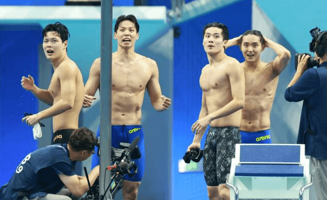 계영 800m 신기록