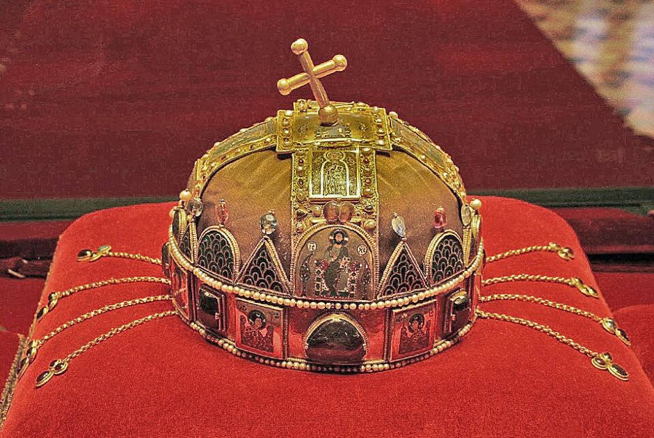 헝가리 왕국의 성관(Holy Crown of Hungary)