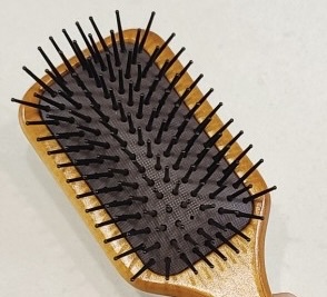 펌 머리에 사용하는 머리빗 한개