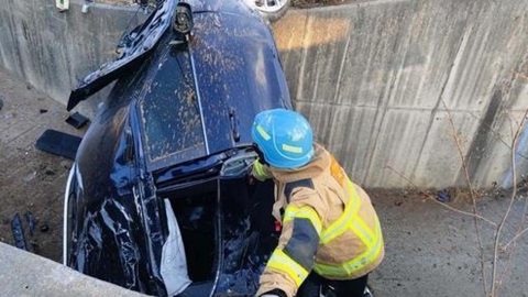 강릉 급발진 의심 사고 판결, 법원 "페달 오조작"… 유족 반발