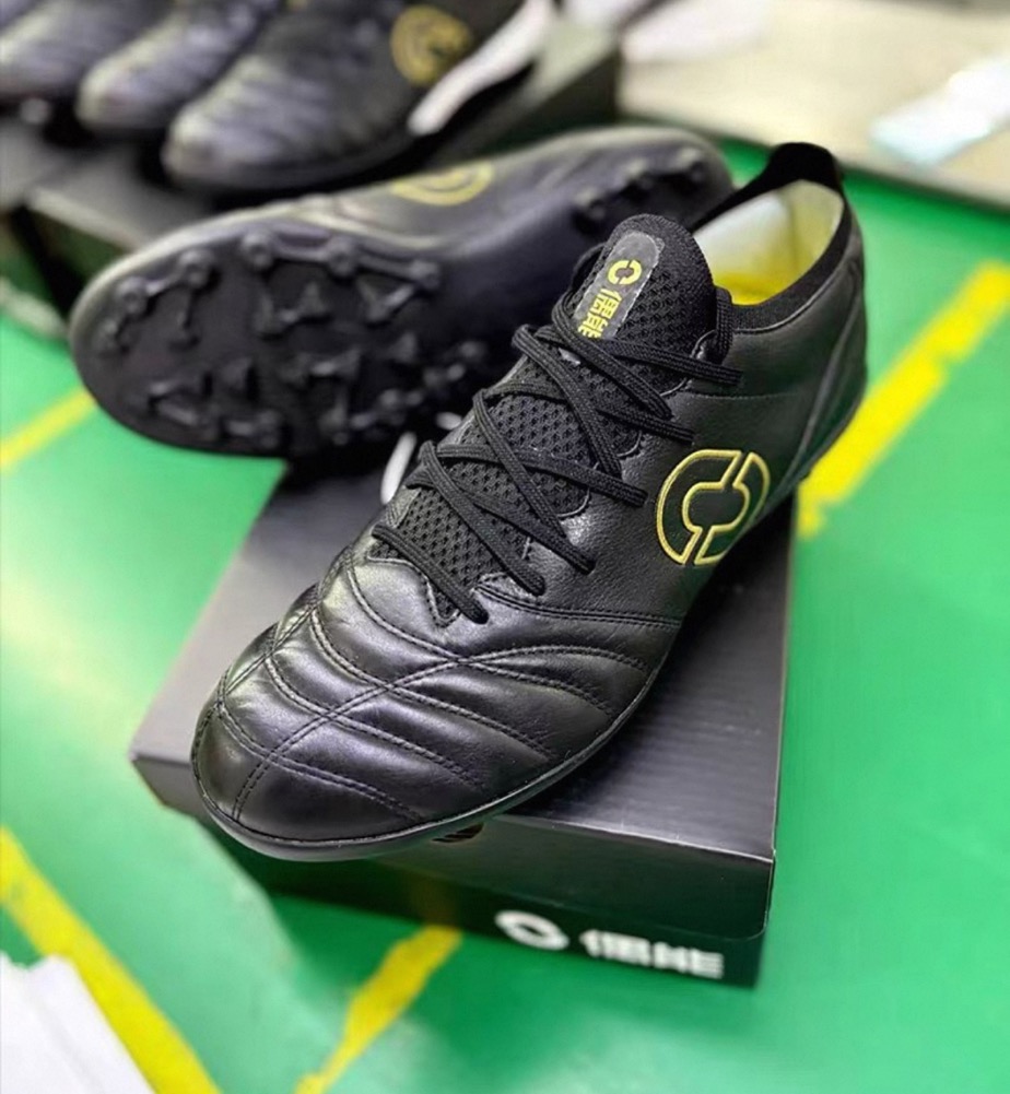 우파워 마크 플라이 KL 인조잔디형 모델 출시 설명 이미지