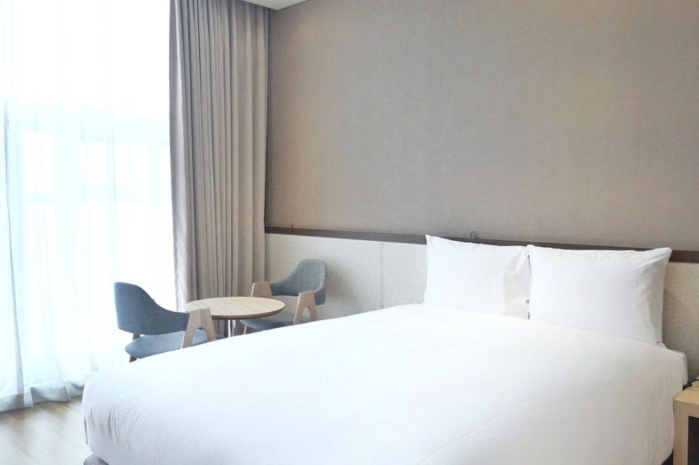 &ldquo;로사나 부띠끄 호텔 마이리얼트립 특가! 잠실 롯데월드&amp;석촌호수 도보 부티크 숙소 완전정복&rdquo;