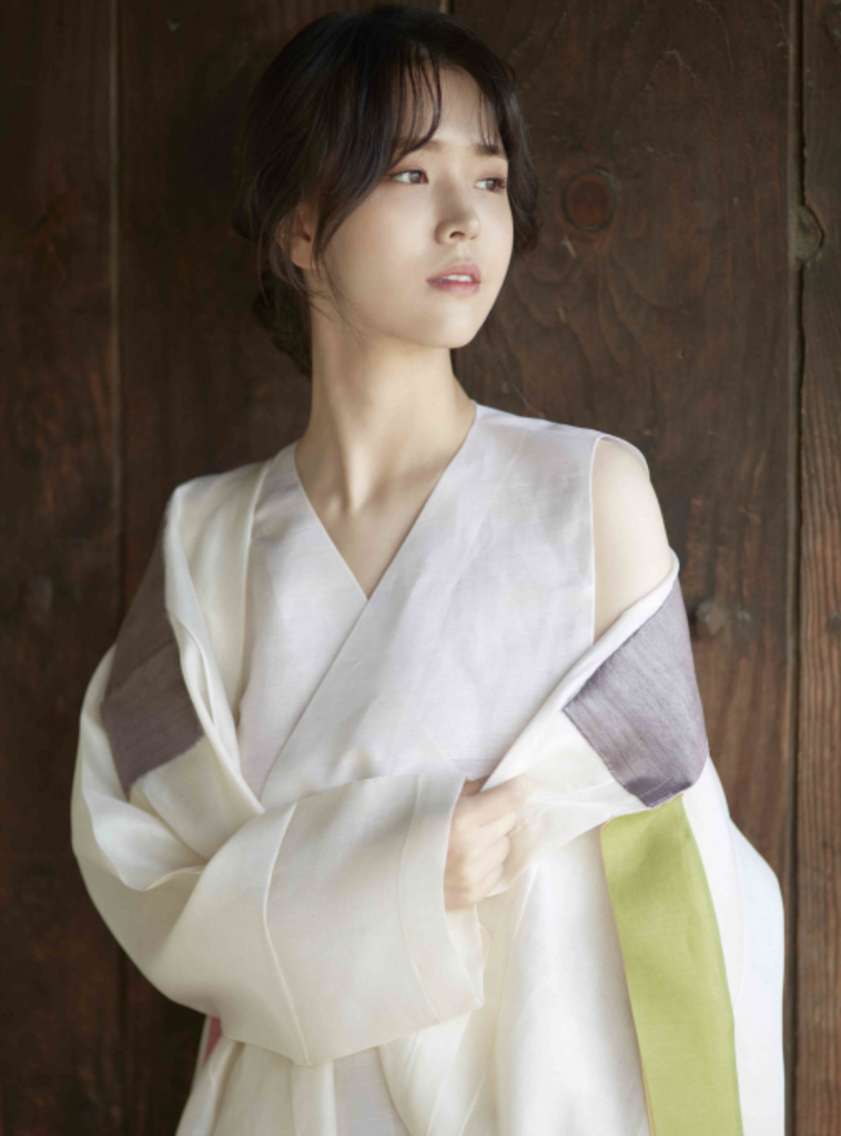 배우 김지은