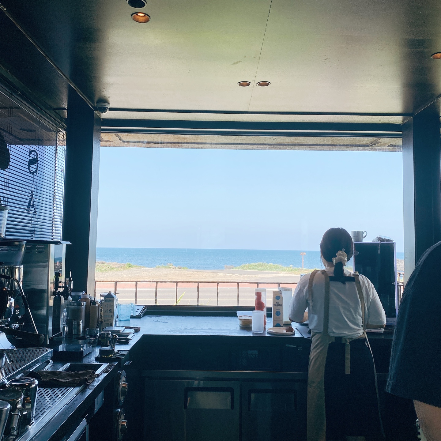 제주 구좌 평대해변 르토아베이스먼트 카페