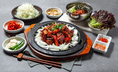 양념족발과 한상차림
