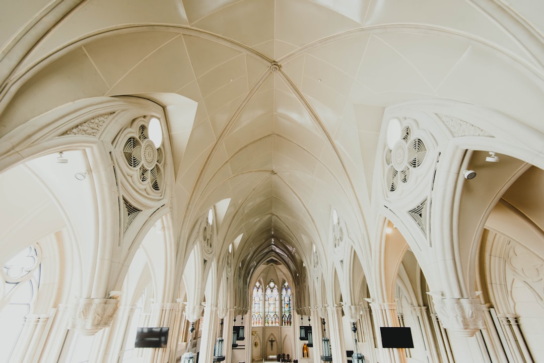 'ceiling'