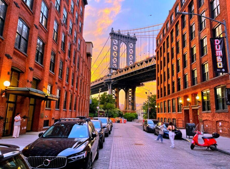 덤보(DUMBO)