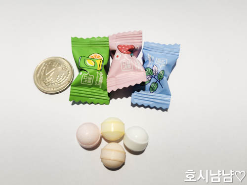 샤오커오라 사탕 크기 비교 &ndash; 50원 동전과 낱개 사탕
