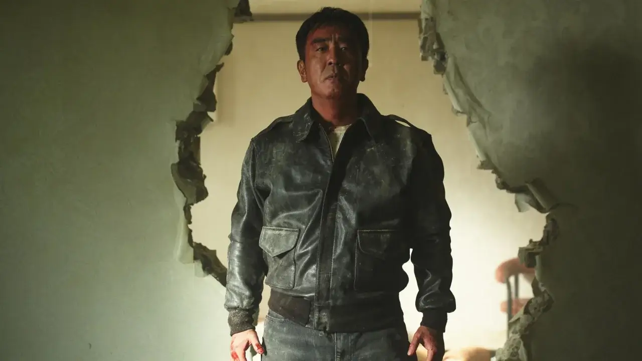 류승룡은 '무빙'에서 전직 스파이 장주원 역