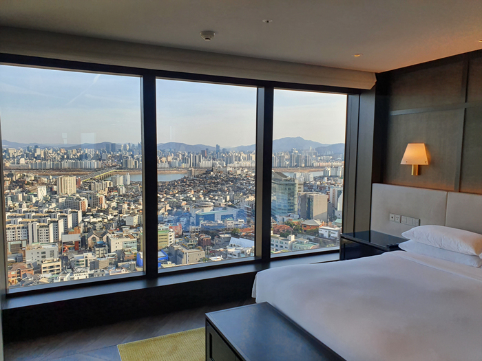 침실에서-보이는-뷰