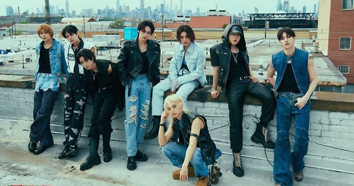 Stray Kids 'Chk Chk Boom'