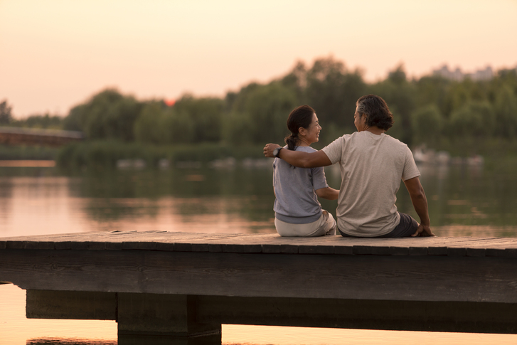 중년부부의 생활사진 이미지