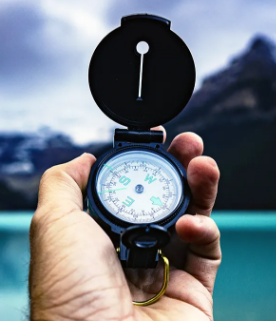 해외여행 필수 준비물 전자 기기 위생 용품 의약품