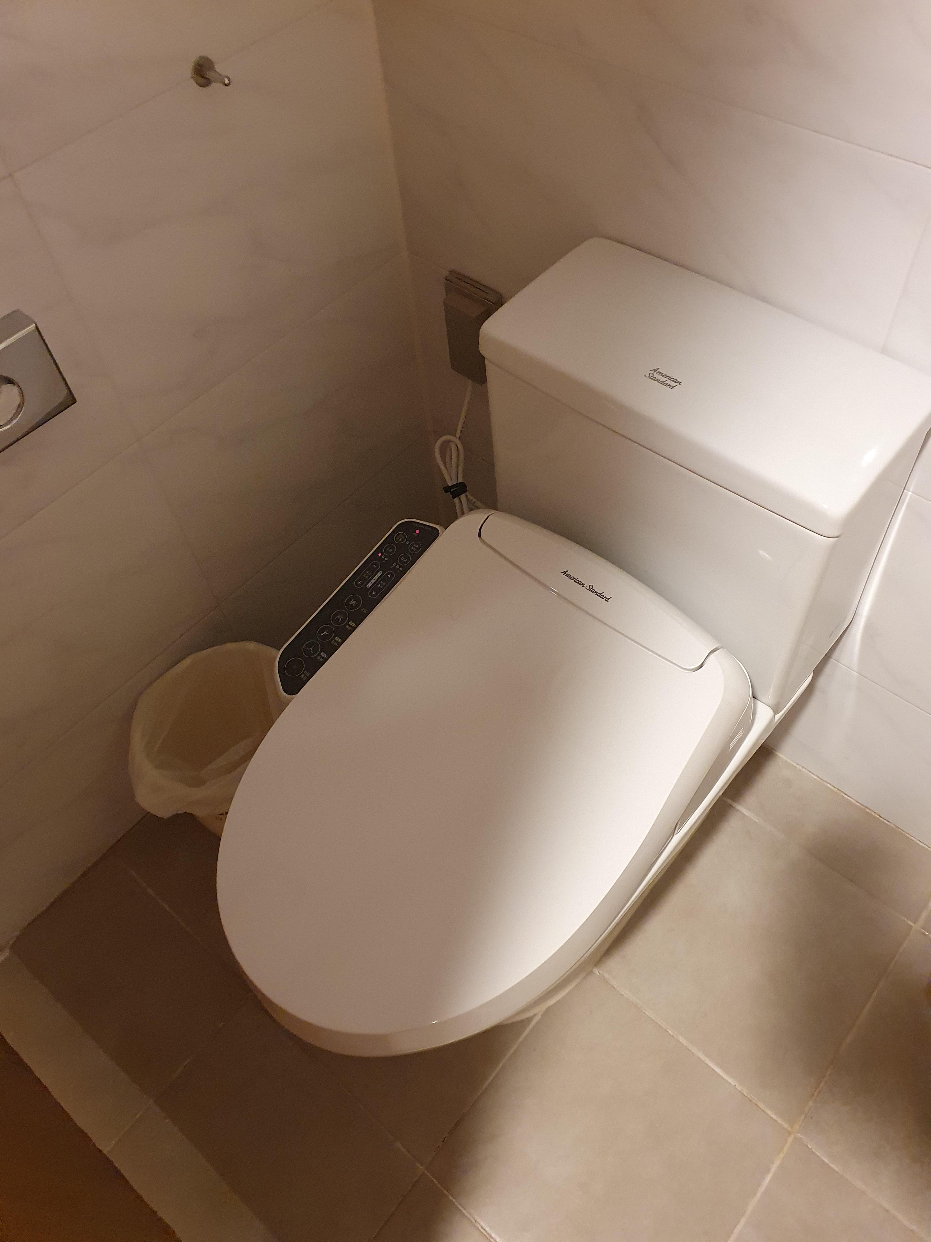 델피노 소노캄c 패밀리룸 화장실 변기