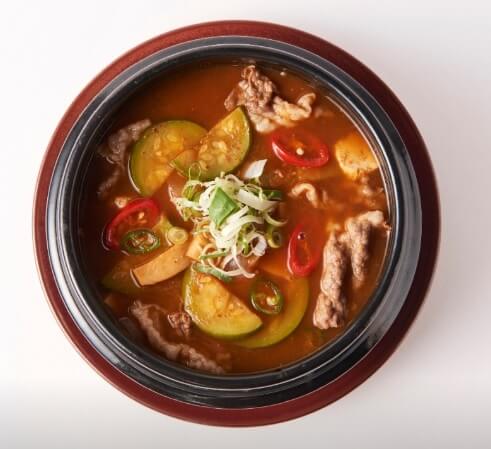 생생정보 오늘 또 방문 스타밥집 가수 김수찬 단골 인천 24시 경희궁 효성점 왕갈비탕 돼지왕갈비 맛집