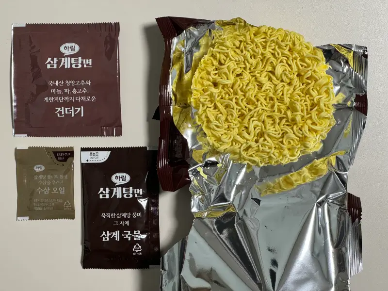 하림 삼계탕면 구성품 사진