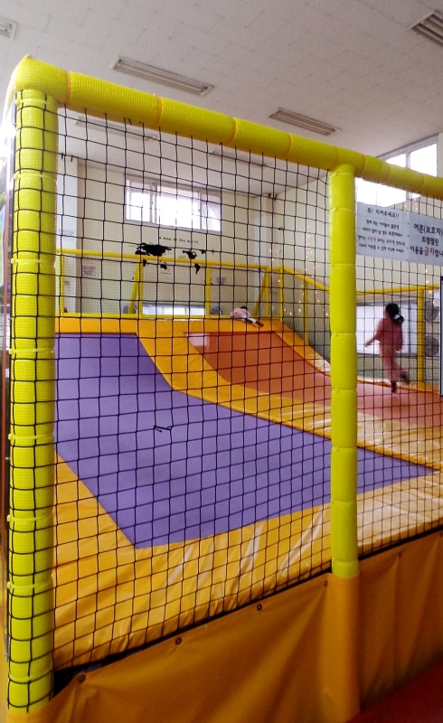 생각보다 규모가 컸던 트램플린