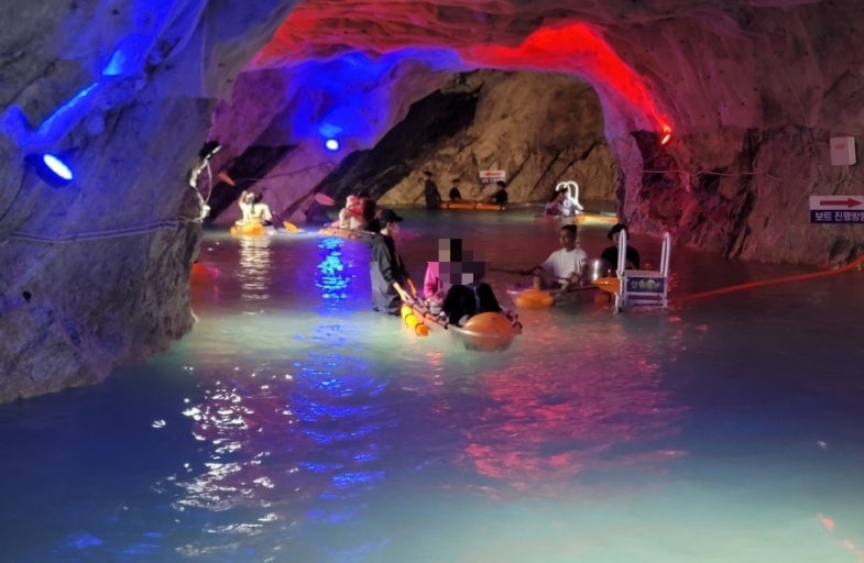충주 활옥동굴 얼음 여행 가이드 사진