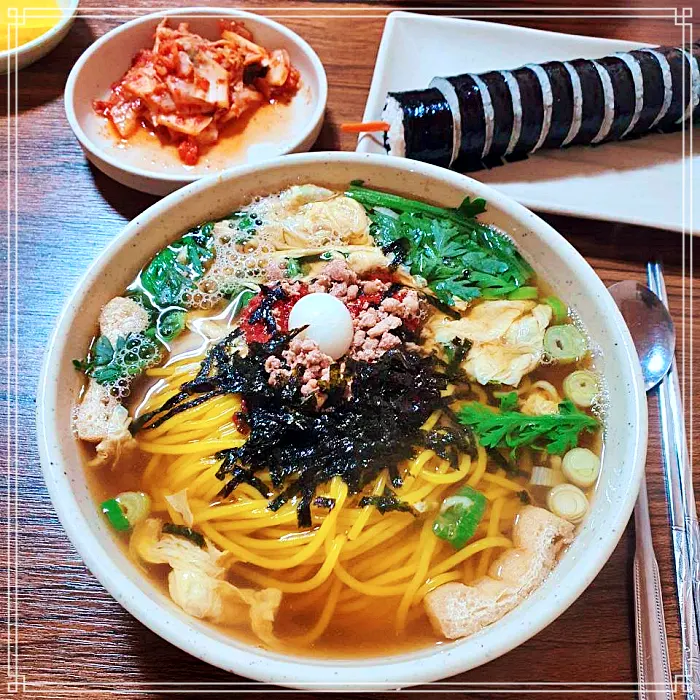 옥천 맛집 쫄깃한 면 위 고기, 메추리알 고명, 따끈한 물쫄면