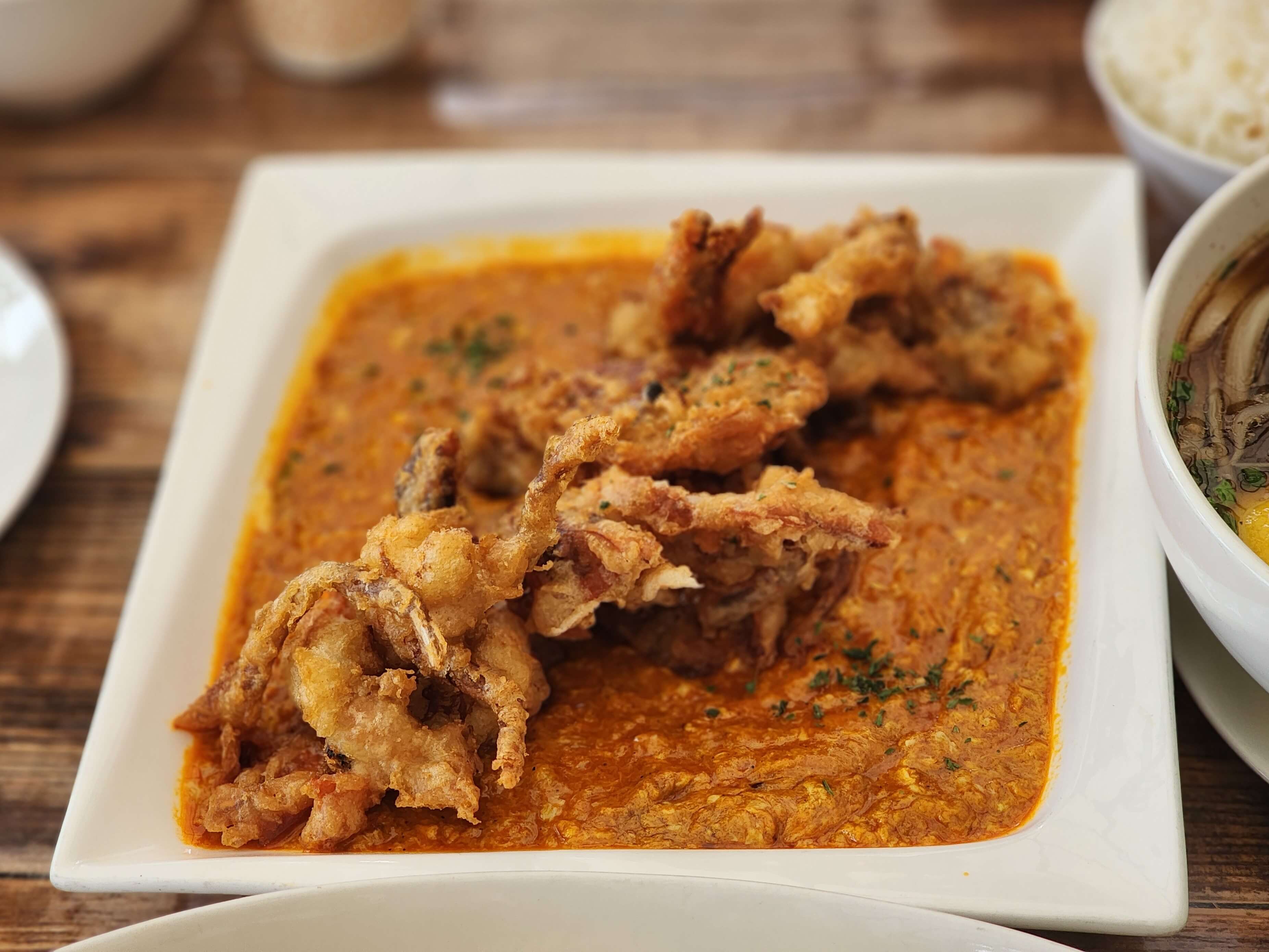 송정_어밤부_메뉴_뿌팟퐁카레_게살요리