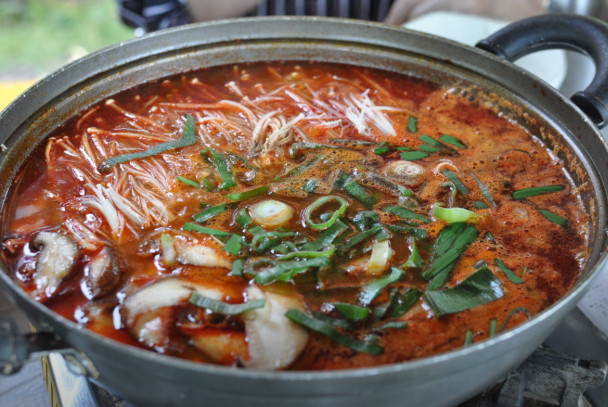 6시내고향 K맛있을지도 진천 닭볶음탕 백숙 민물새우탕 맛집