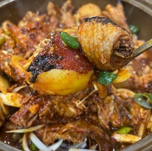 솥뚜껑닭볶음탕