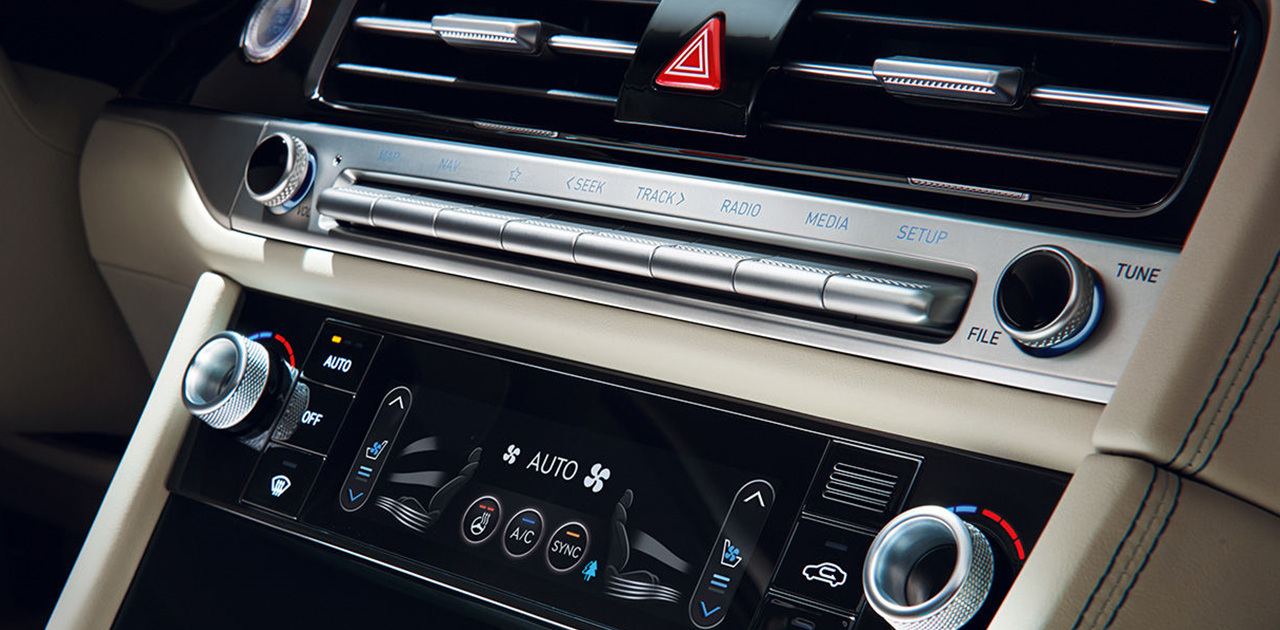 2023년형 제네시스 G70실내 공조기 에어컨 컨트롤러 사진