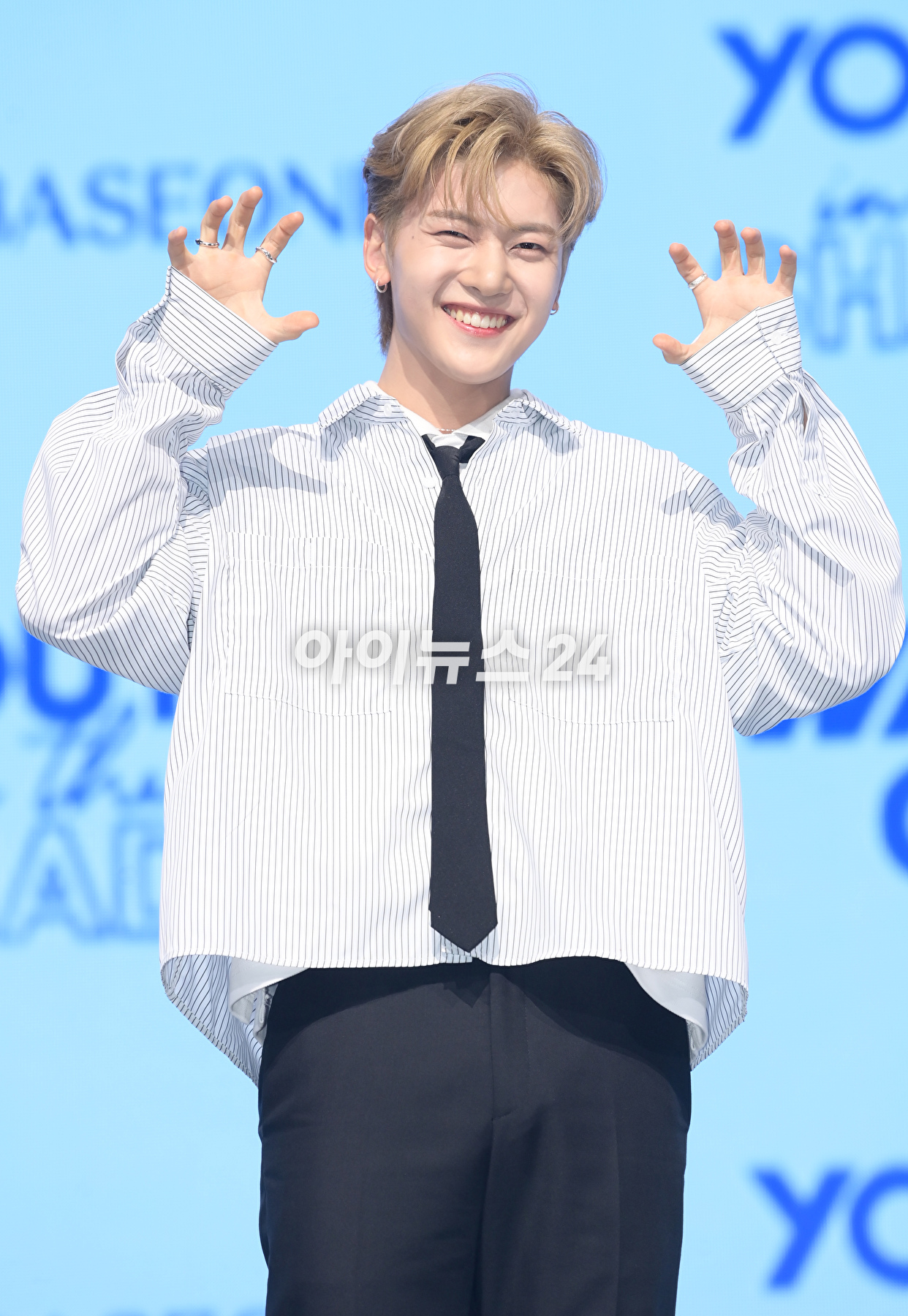 그룹 제로베이스원 석매튜가 10일 오후 서울 광진구 광장동 예스24라이브홀에서 열린 제로베이스원(ZEROBASEONE) 데뷔 쇼케이스에 참석하고 있다. [사진=정소희 기자]