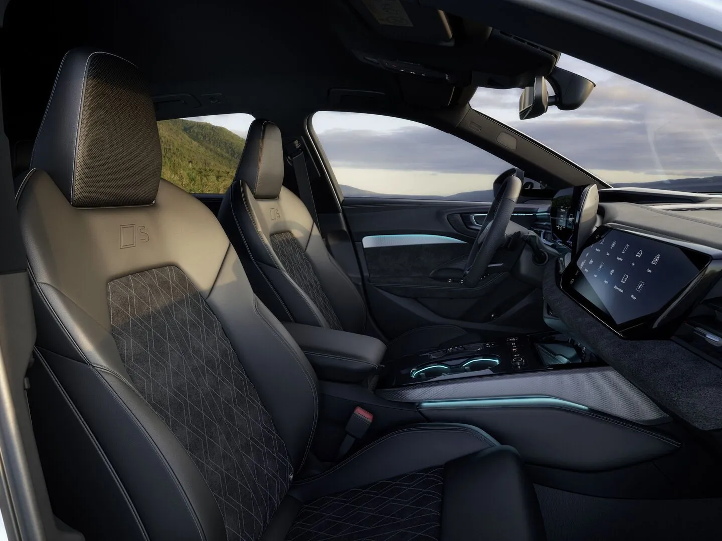 아우디 A5 E 하이브리드 이미지