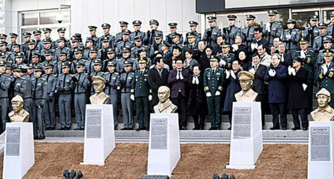 홍범도 장군 흉상 철거