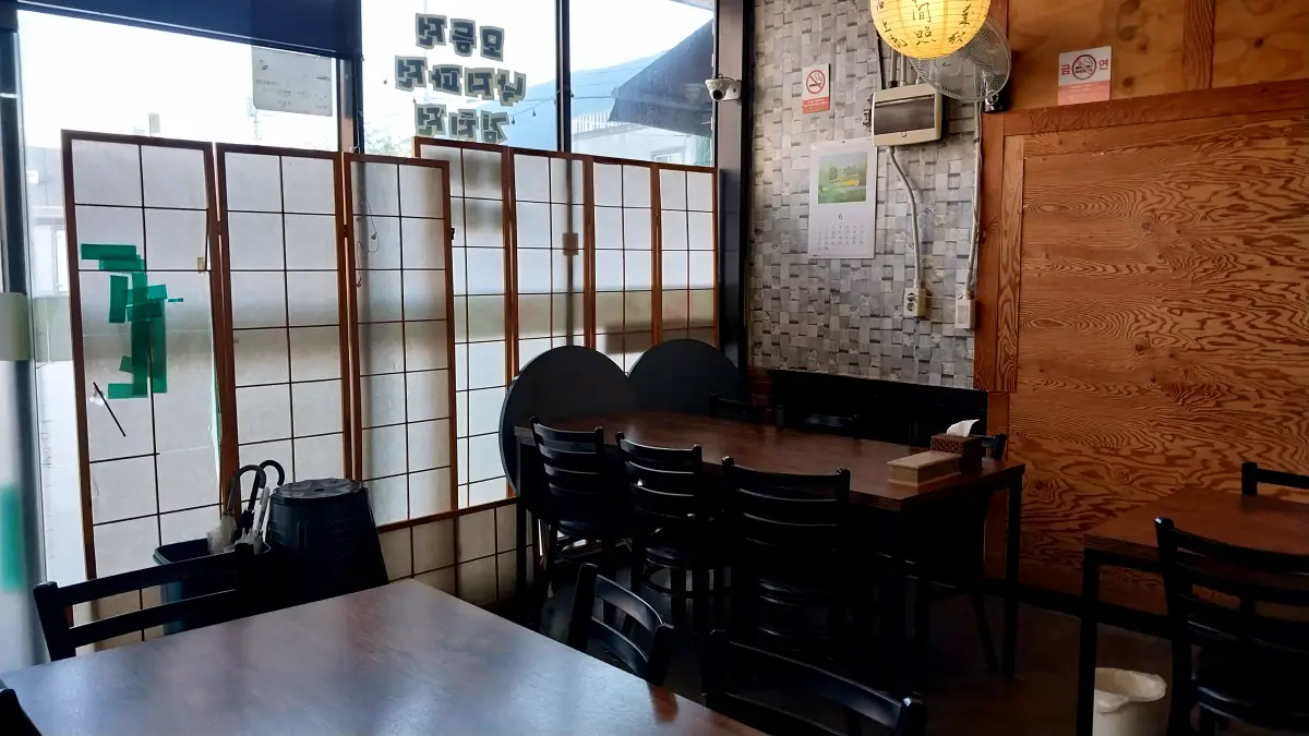 철원전집-전의전설-식당내부