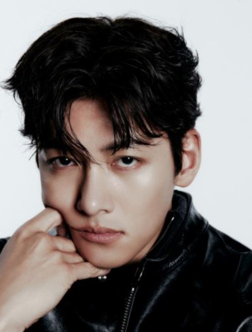 지창욱