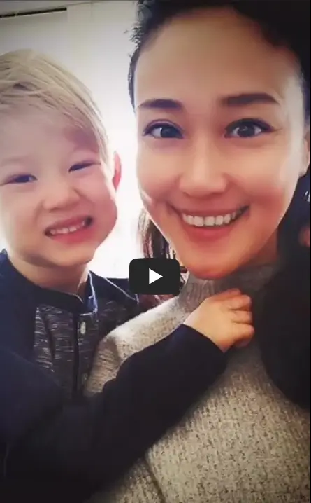 엘라 그로스 엄마 미모 영상