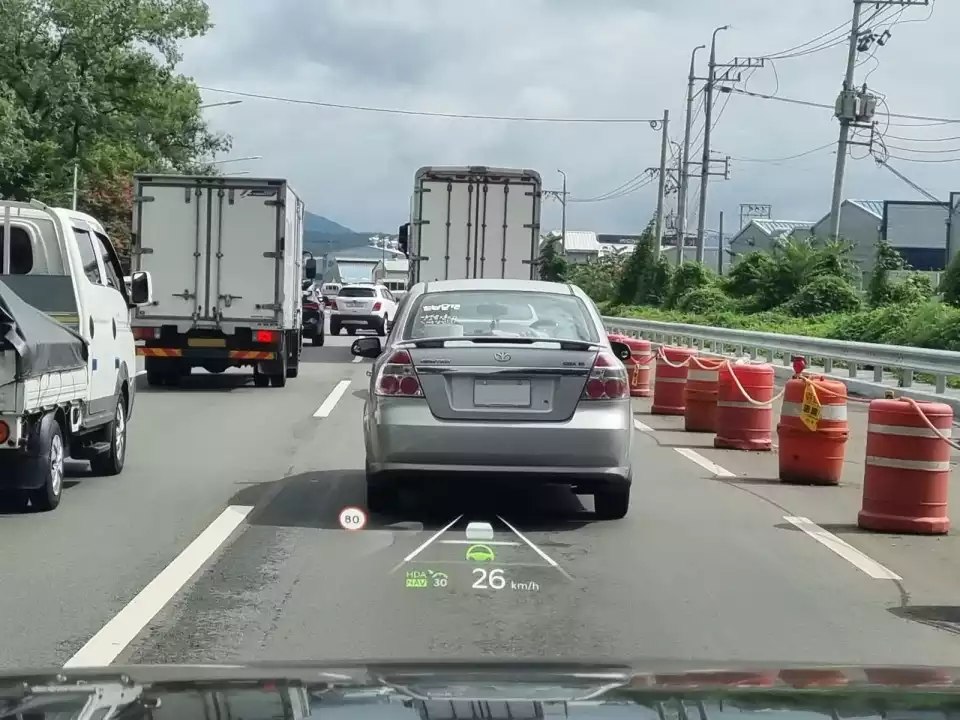 교통량 많은 신천대로에서 차로 유지 보조 2를 켰습니다.