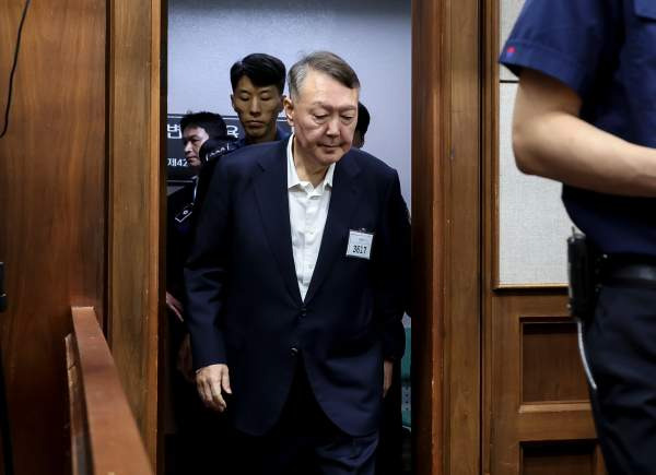 인권위 진정 각하: 윤석열 전 대통령 독방 에어컨 설치 진정 무더기 각하, 국가인권위 결정의 법리적 근거와 교정시설 냉방 실태 심층 분석