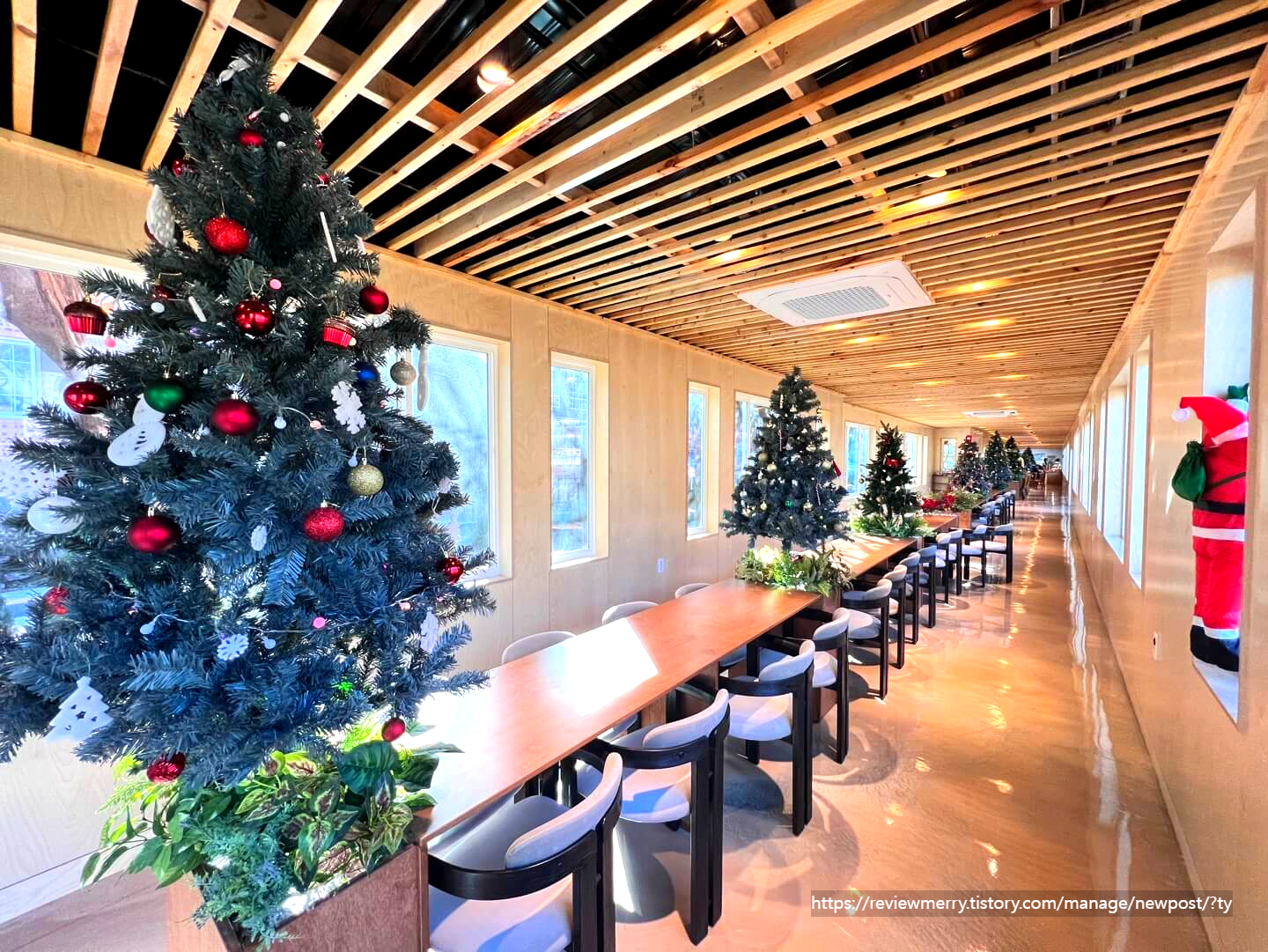 카페 내부 사진