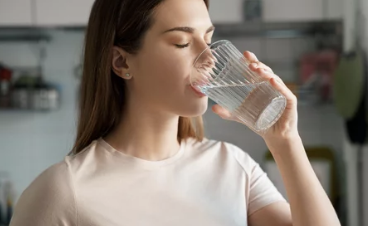 물 충분히 마시기