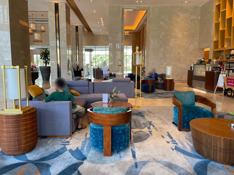 나트랑 모벤픽 리조트 깜란 나트랑 accor - 로비 카페