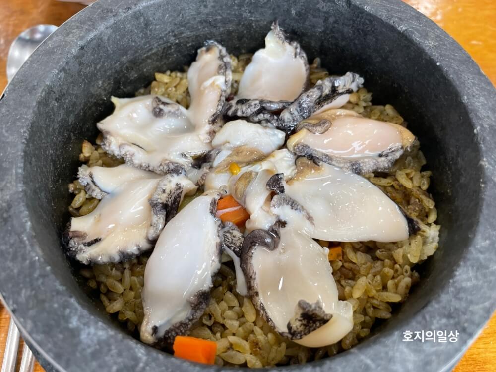 제주 구좌 전복 맛집 명진전복 - 전복돌솥밥 모습