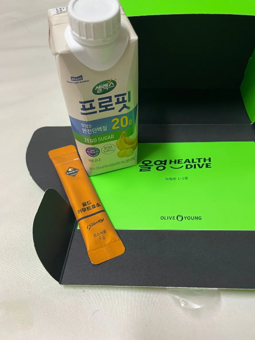 올리브영 셀렉스 프로핏 단백질 음료와 골드 카뮤트 효소