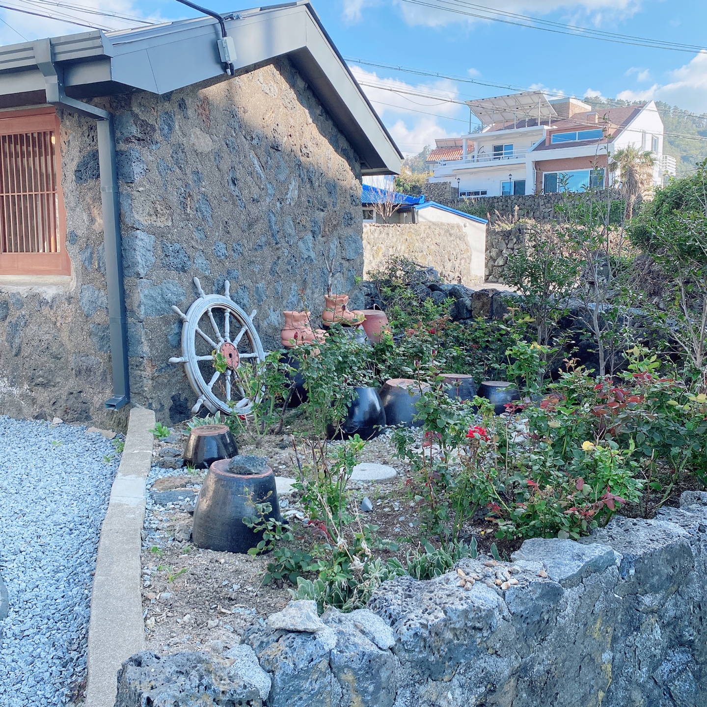 제주 애월 고내포구 보라지붕 주택개조 카페달력