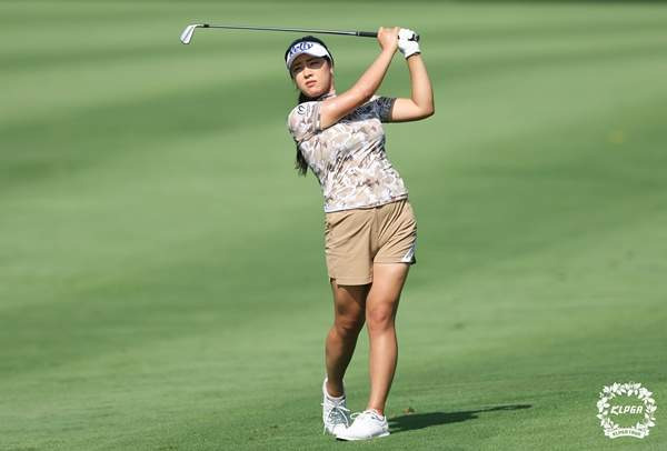 윤이나 프로 골프선수 나이 프로필 총정리: 고향, 학력, 오구 플레이 징계 감경 전말 및 2024년 KLPGA 3관왕에서 2026년 LPGA 메이저 상금 잭팟까지 스탯 분석