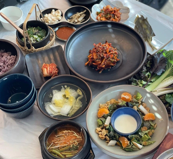 우와한 식당 우렁이 한상