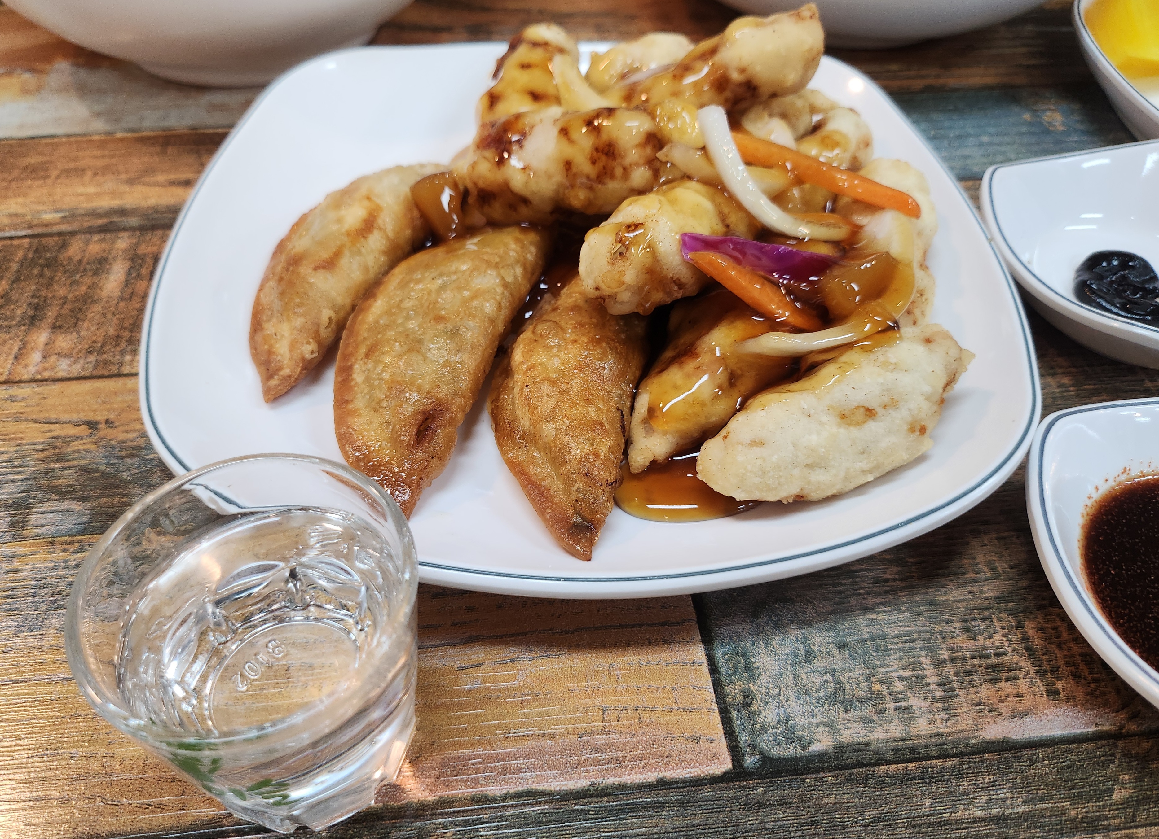 운정 중국집 동화 사진 탕수육과 소주