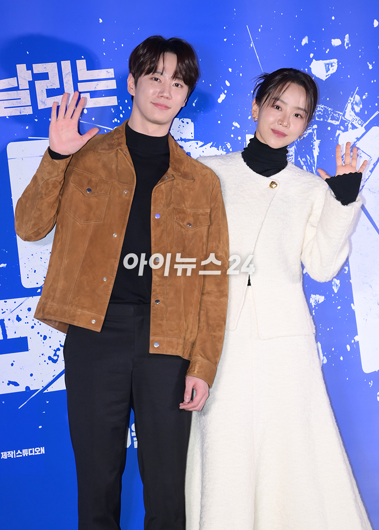 배우 이준영과 신혜선이 18일 오후 서울 용산구 한강로동 CGV 용산아이파크몰에서 열린 영화 '용감한 시민'(감독 박진표) 언론시사회에 참석하고 있다. [사진=정소희 기자]