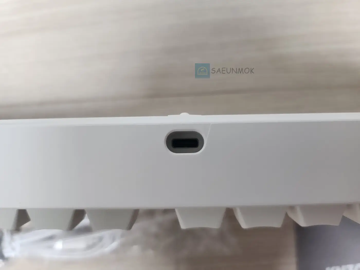 ABKO-무접점-키보드-충전포트